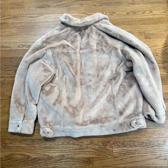 UGG Women's Frankie Faux Fur Trucker Tan Jacket - Picture 2 of 4